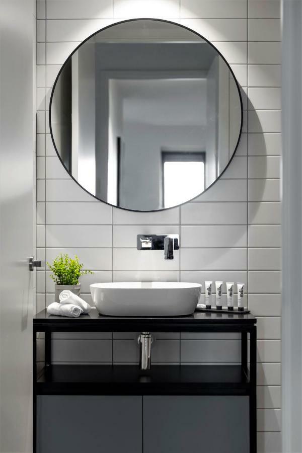 Quest Burwood East Aparthotel Bagian luar foto